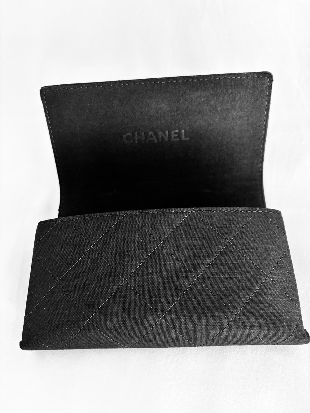 CHANEL Black Quilted Sunglasses Case with Silver CC Logo - Picture 2 of 6
